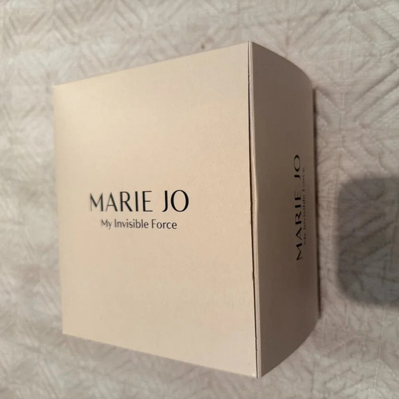 Red Bra with Lace  Detailing, Marie Jo, E32 - Picture 5 of 5